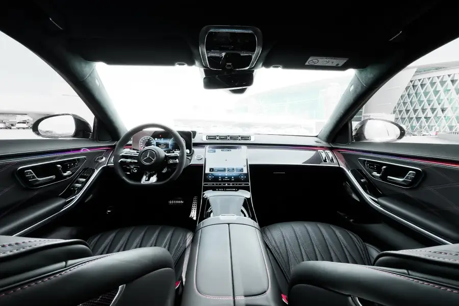 Rent Mercedes-Benz S63 Silver in Dubai — photo 5 of 6
