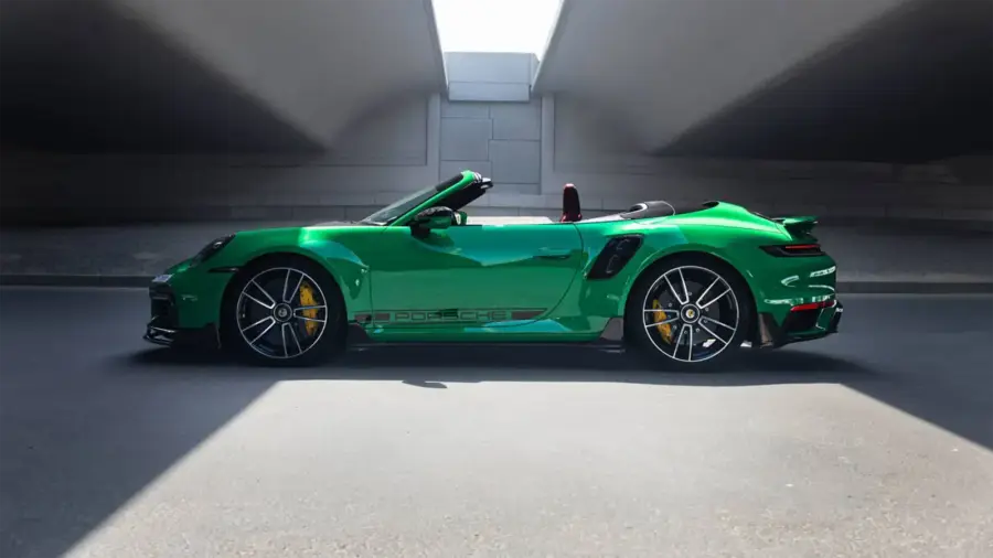 Rent Porsche 911 Turbo S Green in Dubai — photo 3 of 6