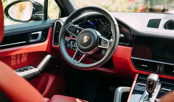 Rent Porsche Cayenne Black in Dubai — photo 9 of 9
