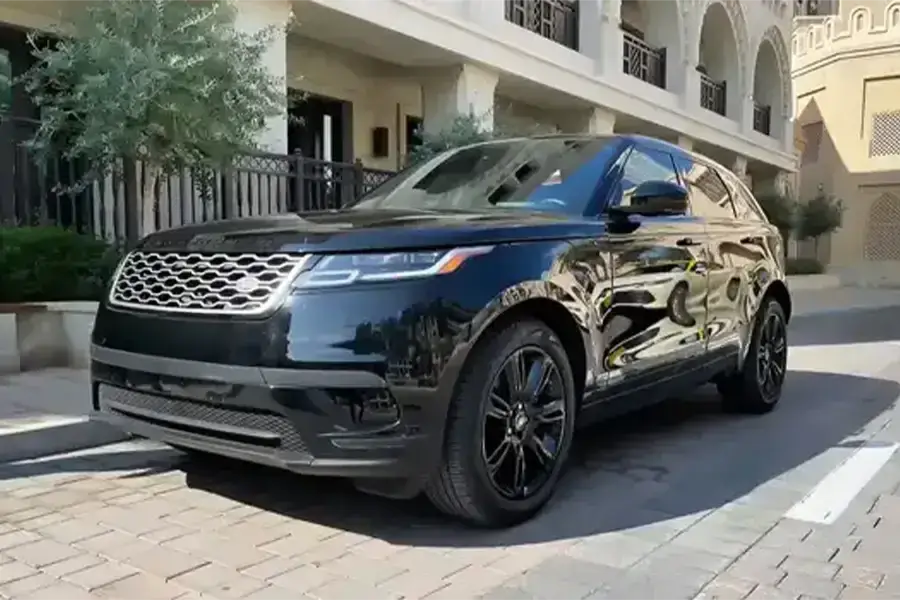Аренда авто Range Rover Velar черного цвета в Дубае в аренду в Дубай, ОАЭ — Range Rover — фото 2 из 6