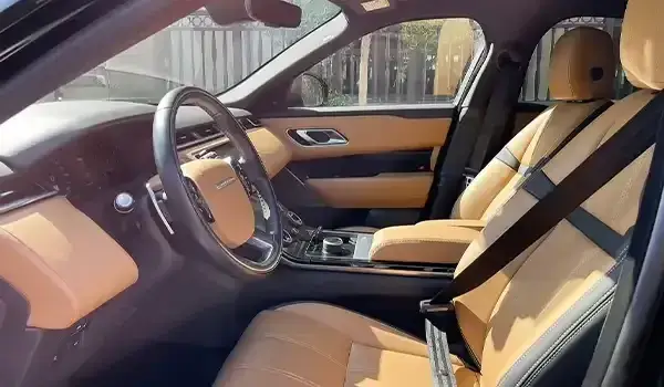 Аренда авто Range Rover Velar черного цвета в Дубае в аренду в Дубай, ОАЭ — Range Rover — фото 5 из 6