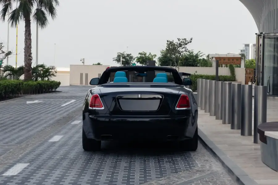 Rent Rolls-Royce Dawn Black in Dubai — photo 6 of 9