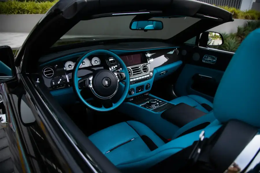 Rent Rolls-Royce Dawn Black in Dubai — photo 9 of 9