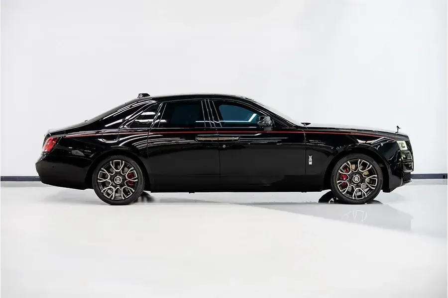 Rent Rolls-Royce Ghost Black in Dubai — photo 3 of 7