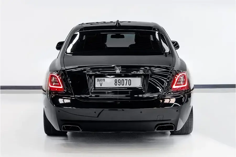 Rent Rolls-Royce Ghost Black in Dubai — photo 5 of 7