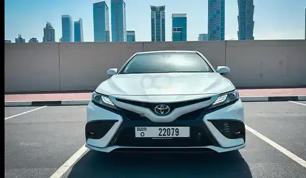 Rent Toyota Camry White in Dubai — photo 3 of 8