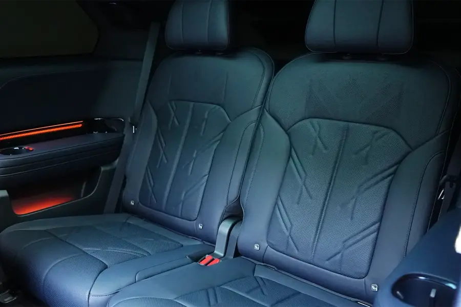 Аренда авто Zeekr 9X черного цвета в Дубае в аренду в Дубай, ОАЭ — Zeekr — фото 9 из 9