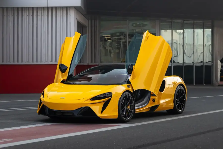 Rent McLaren Artura Yellow in Dubai — Mclaren — photo 2 of 7