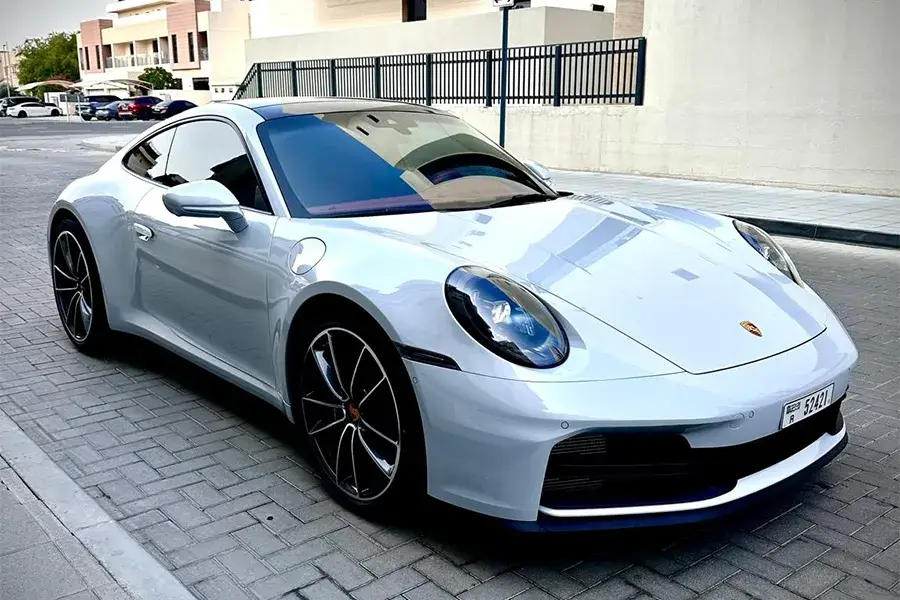 Rent Porsche 911 Carrera White in Dubai — photo 2 of 6