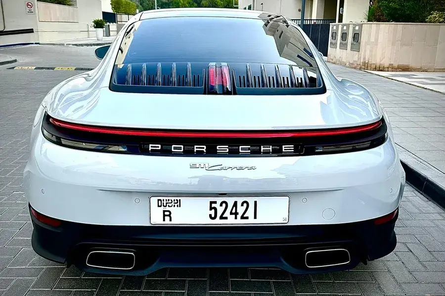 Rent Porsche 911 Carrera White in Dubai — photo 3 of 6