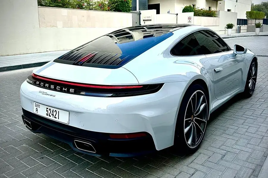 Rent Porsche 911 Carrera White in Dubai — photo 4 of 6