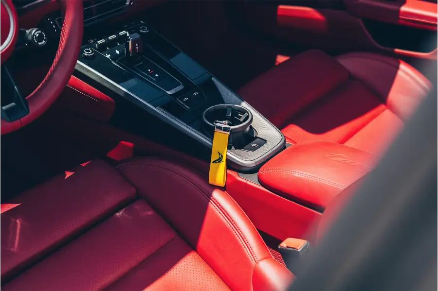 Rent Porsche 911 Targa 4 Yellow in Dubai — photo 6 of 7