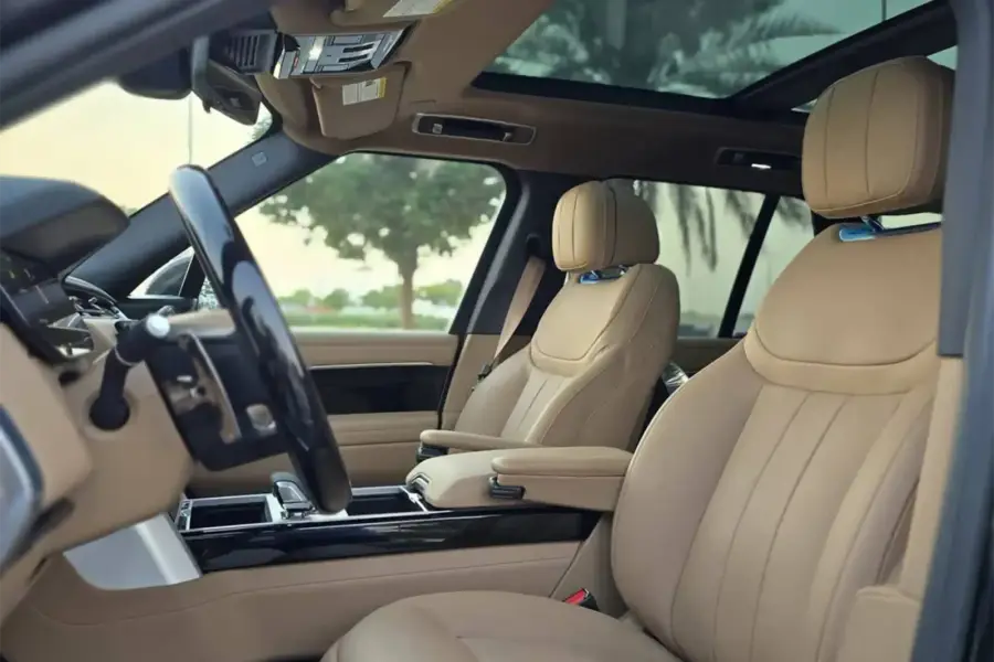 Rent Range Rover Vogue Black in Dubai — photo 5 of 6