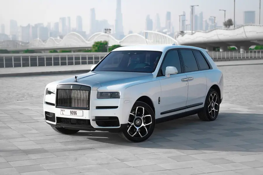 Rent Rolls-Royce Cullinan White in Dubai — photo 2 of 5