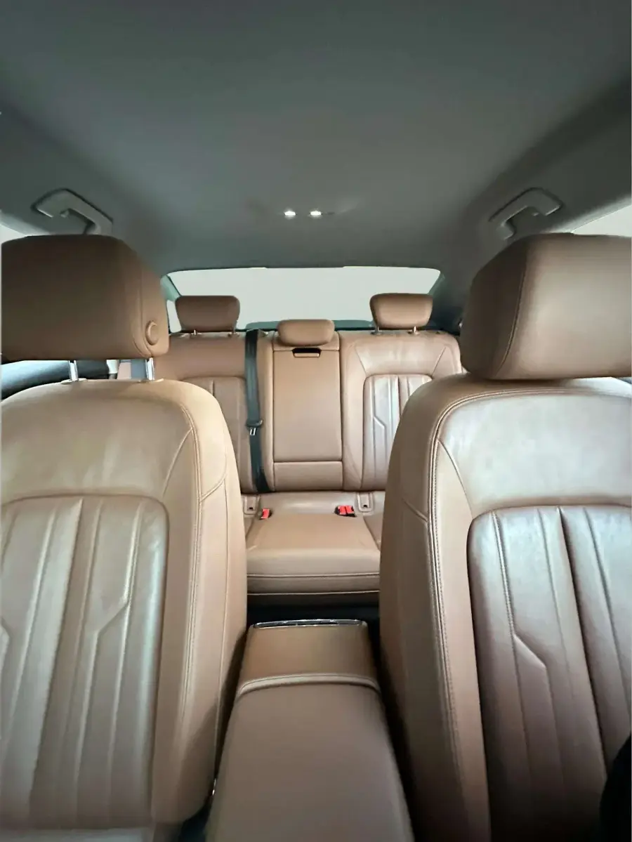 เช่ารถ Audi A6 สีดำ 2021 ในดูไบ — รูปที่ 4 จาก 5