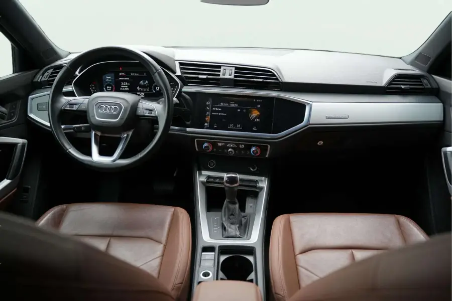 Rent Audi Q3 Grey 2022 in Dubai — photo 5 of 5
