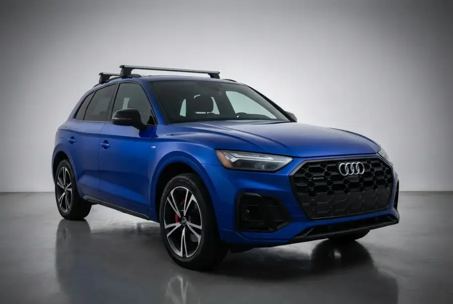 Alquile un Audi Q5 azul 2021 en Dubái — foto 3 de 5