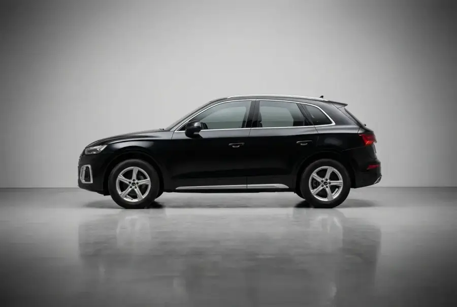Rent Audi Q5 Black 2022 in Dubai — photo 2 of 4