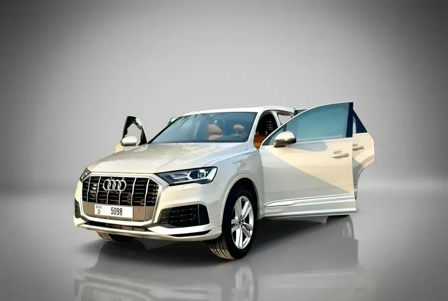Rent Audi Q7 Beige 2022 in Dubai — photo 2 of 4
