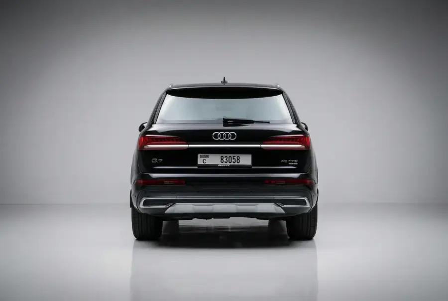 Rent Audi Q7 Black 2022 in Dubai — photo 3 of 3