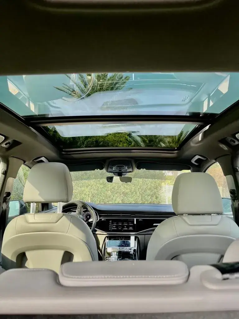 Аренда Audi Q7 синего цвета 2022 года в Дубае в аренду в Дубай, ОАЭ — Audi — фото 5 из 5