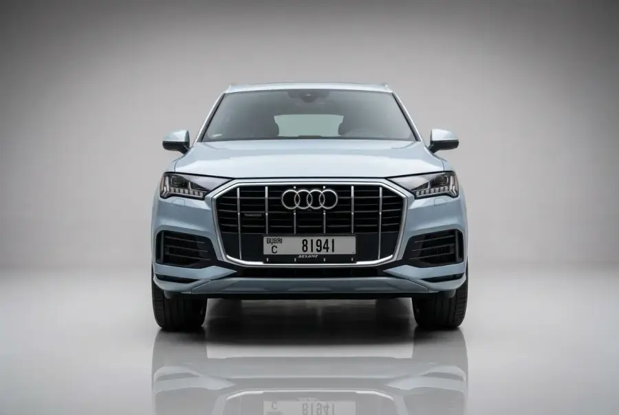 Rent Audi Q7 White 2022 in Dubai — photo 2 of 4