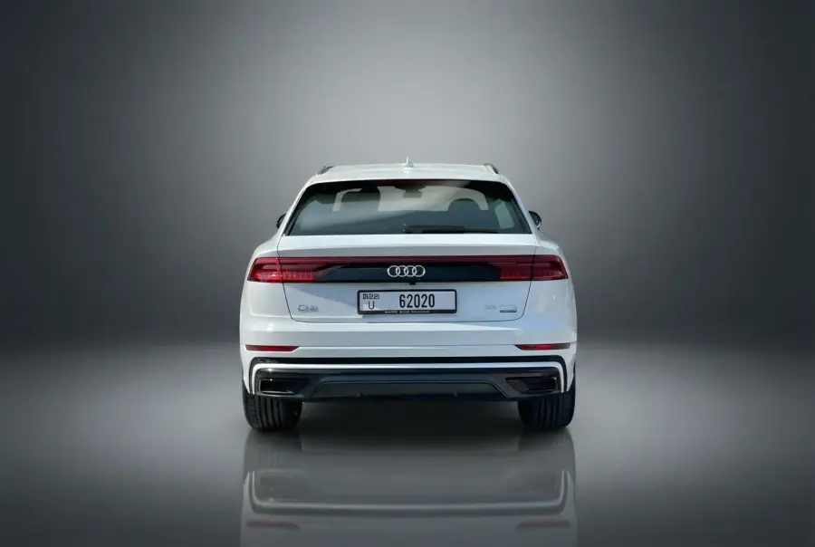 Rent Audi Q8 White 2021 in Dubai — photo 3 of 5