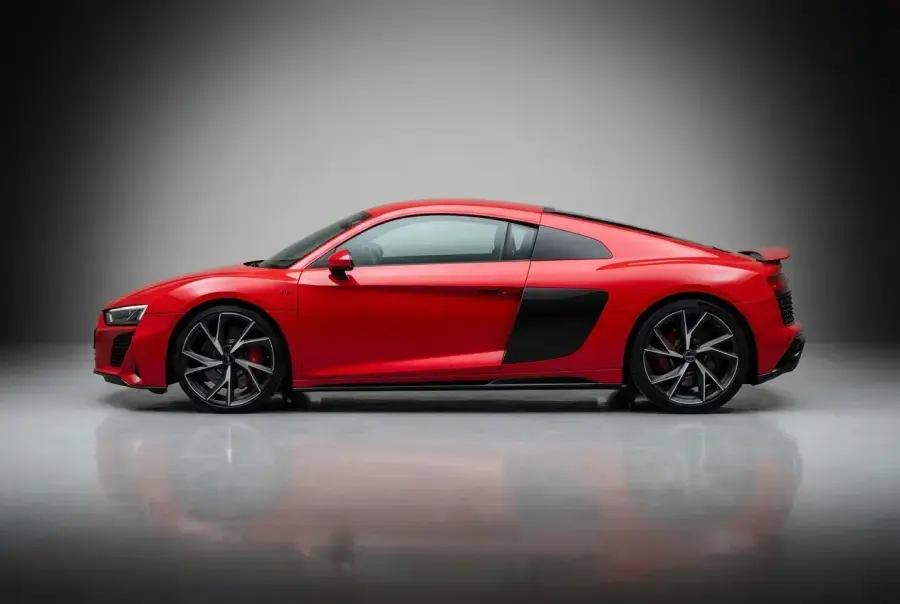 Rent Audi R8 V10 Coupe Red 2023 in Dubai — photo 3 of 5