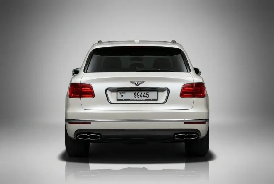 Alquiler de coches Bentley Bentayga Blanco 2019 en Dubái — foto 4 de 4