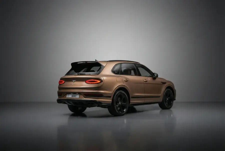 Rent Bentley Bentayga Bronze 2022 in Dubai — photo 3 of 7