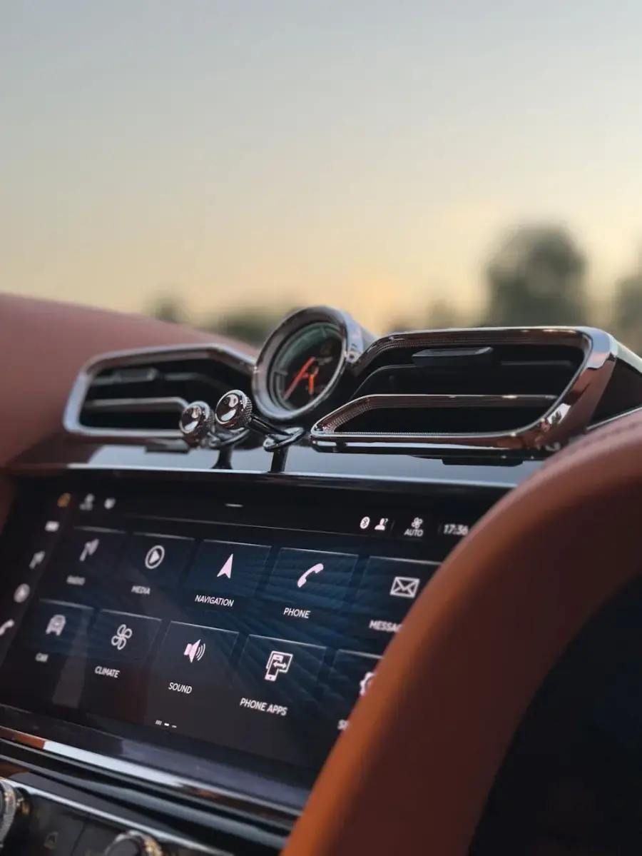Rent Bentley Bentayga Black 2023 in Dubai — photo 10 of 11