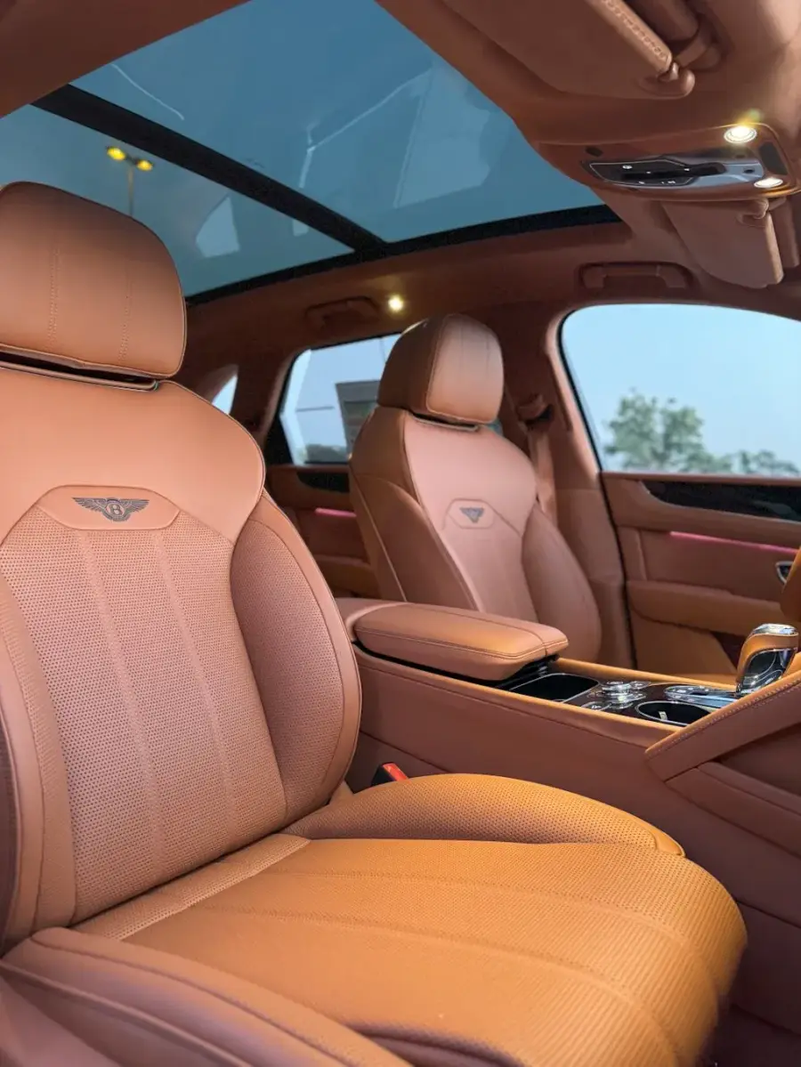 Rent Bentley Bentayga Black 2023 in Dubai — photo 6 of 11