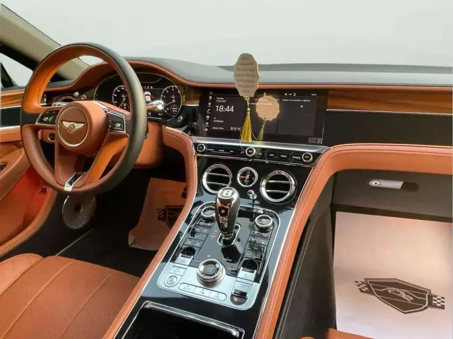 เช่ารถ Bentley Continental GT สีเงิน 2019 ในดูไบ — รูปที่ 6 จาก 8