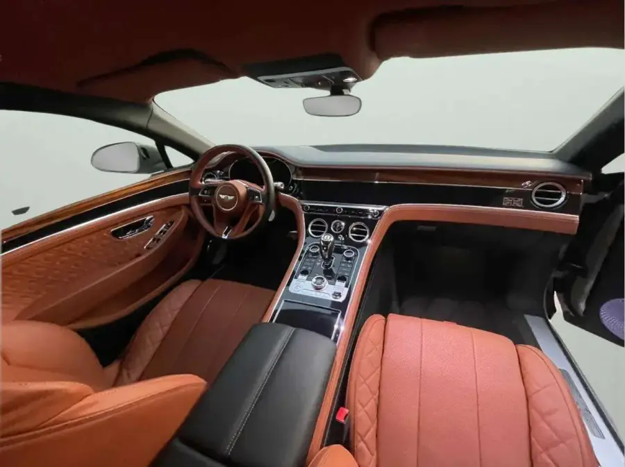 เช่ารถ Bentley Continental GT สีเงิน 2019 ในดูไบ — รูปที่ 7 จาก 8