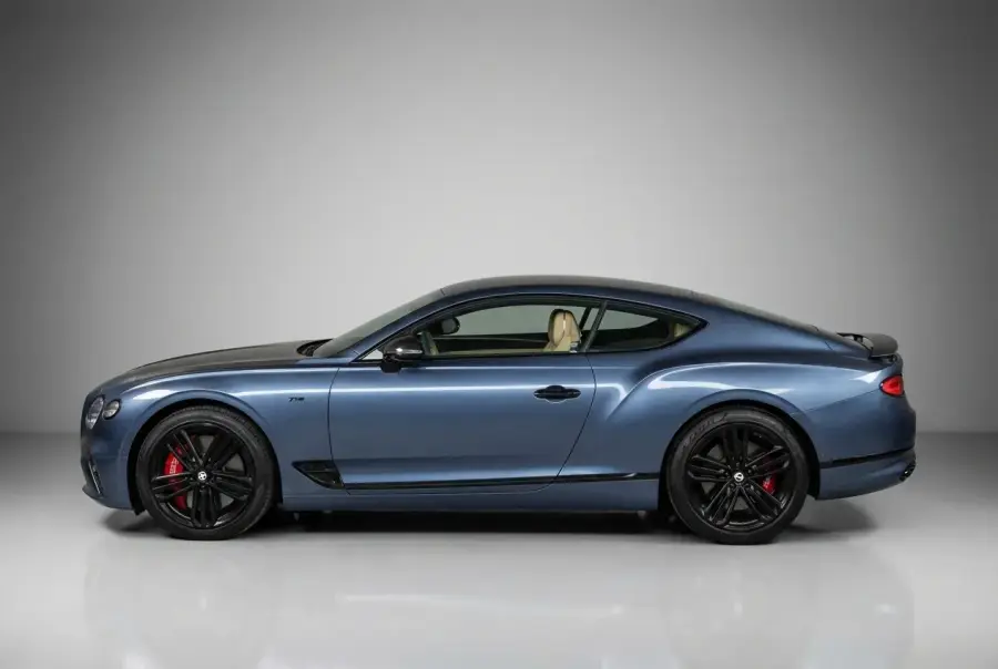Аренда Bentley Continental GT Синий 2020 в Дубае в аренду в Дубай, ОАЭ — Bentley — фото 2 из 5