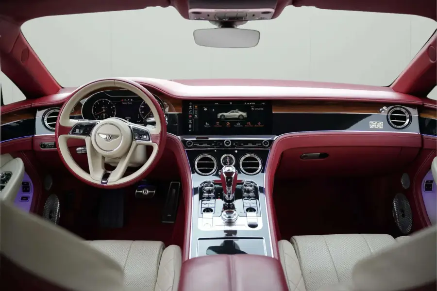 Rent Bentley Continental GT White 2022 in Dubai — photo 11 of 11