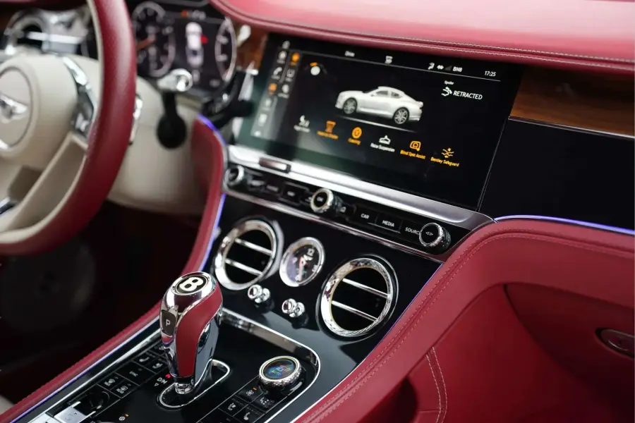 Rent Bentley Continental GT White 2022 in Dubai — photo 9 of 11