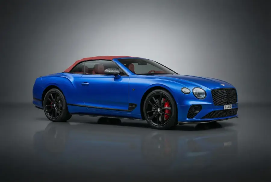 Rent Bentley Continental GTC Blue 2022 in Dubai — photo 3 of 5