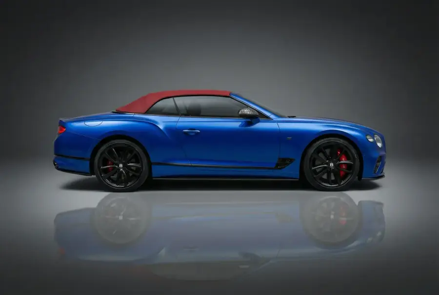 Rent Bentley Continental GTC Blue 2022 in Dubai — photo 4 of 5