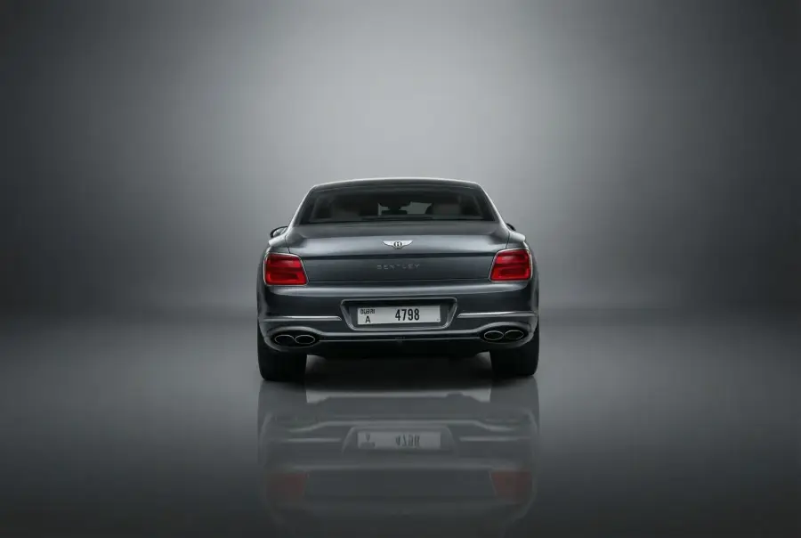 Аренда Bentley Flying Spur серого цвета 2024 года в Дубае в аренду в Дубай, ОАЭ — Bentley — фото 4 из 12
