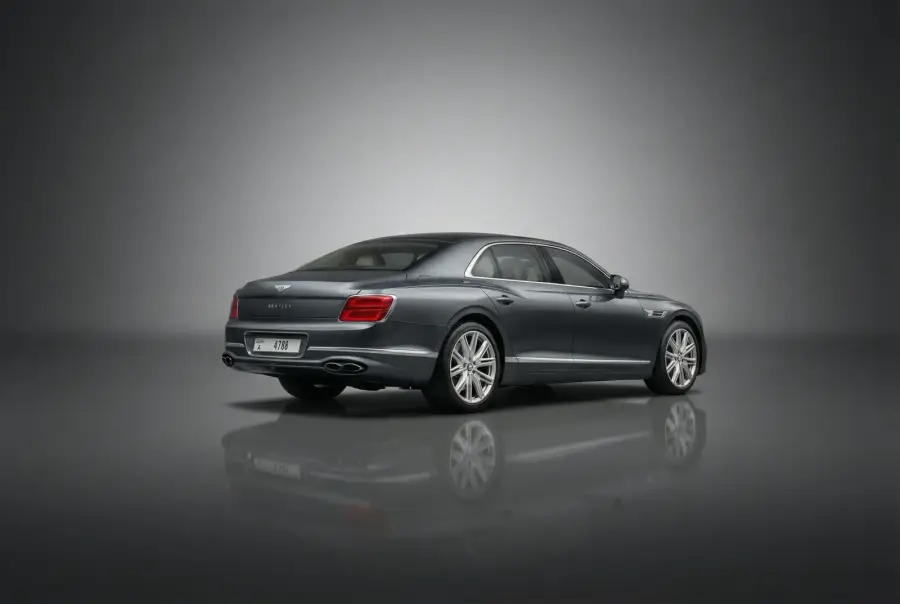 Аренда Bentley Flying Spur серого цвета 2024 года в Дубае в аренду в Дубай, ОАЭ — Bentley — фото 5 из 12