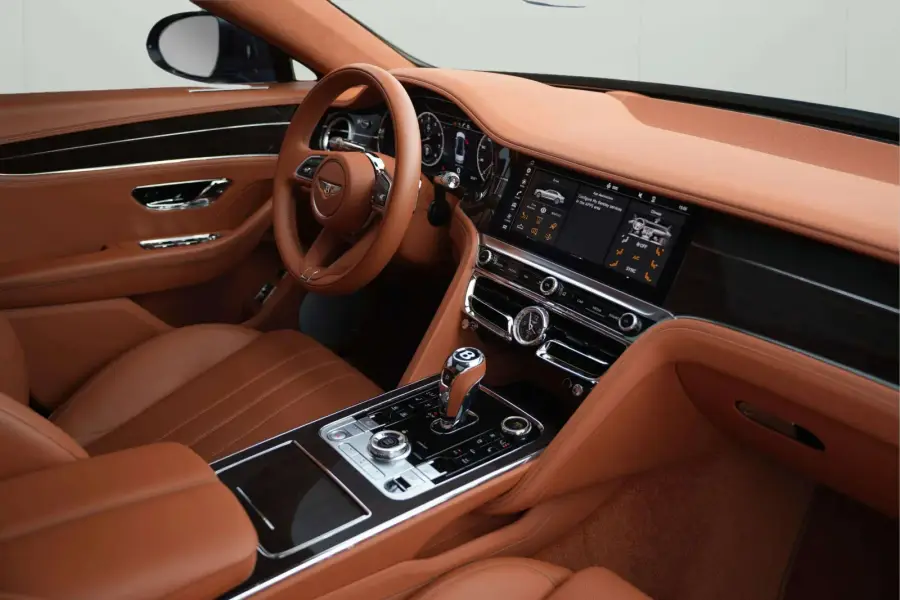 Аренда Bentley Flying Spur серого цвета 2024 года в Дубае в аренду в Дубай, ОАЭ — Bentley — фото 7 из 12