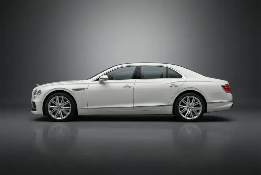 Rent Bentley Flying Spur White 2024 in Dubai — photo 4 of 10