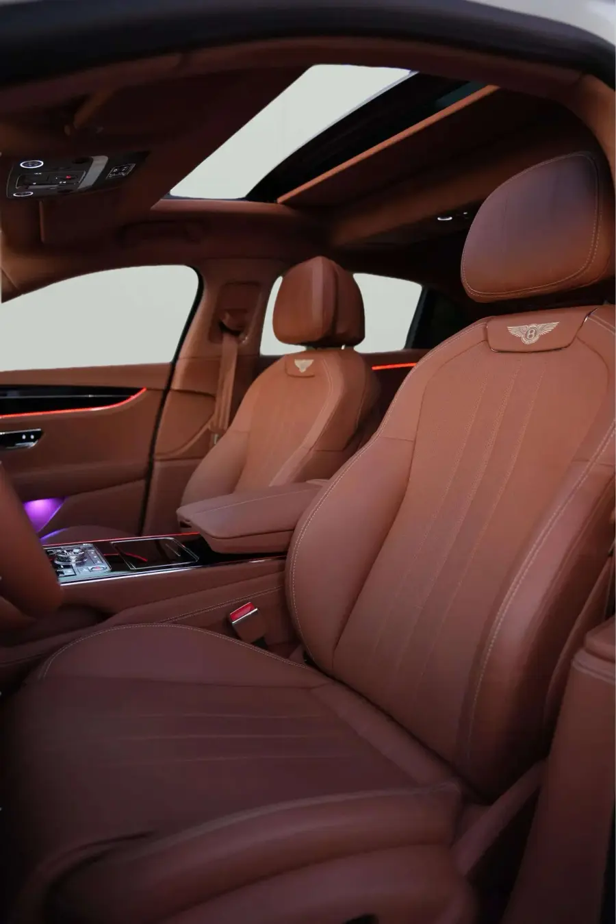 Rent Bentley Flying Spur White 2024 in Dubai — photo 9 of 10