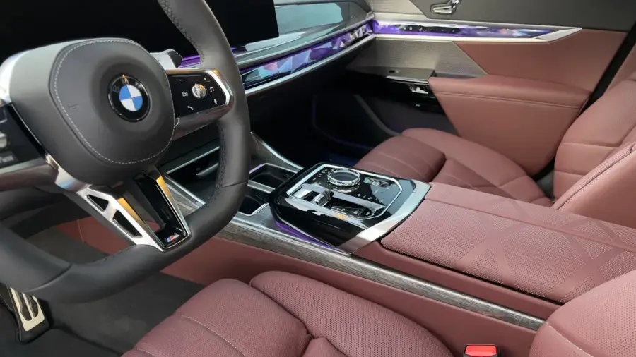 Rent BMW 735i Blue 2024 in Dubai — photo 5 of 7