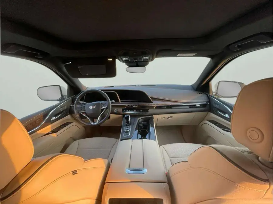 Rent Cadillac Escalade Silver 2021 in Dubai — photo 5 of 6