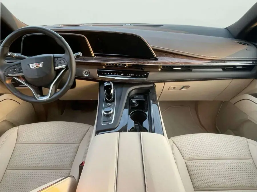 Rent Cadillac Escalade Silver 2021 in Dubai — photo 6 of 6