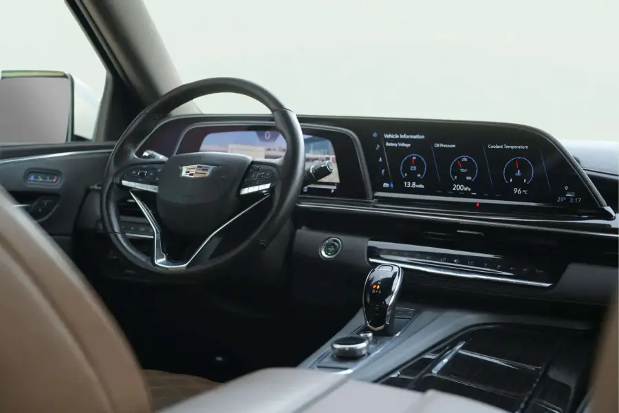 Rent Cadillac Escalade White 2023 in Dubai — photo 6 of 6