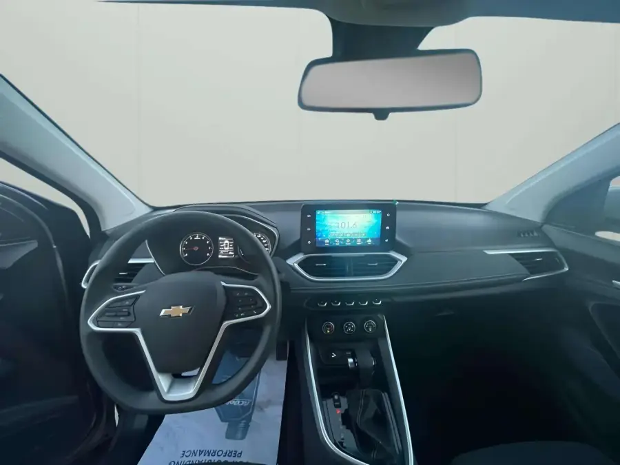 Rent Chevrolet Captiva Grey 2022 in Dubai — photo 5 of 5