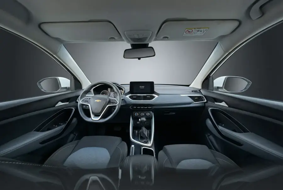 Rent Chevrolet Captiva White 2023 in Dubai — photo 5 of 5